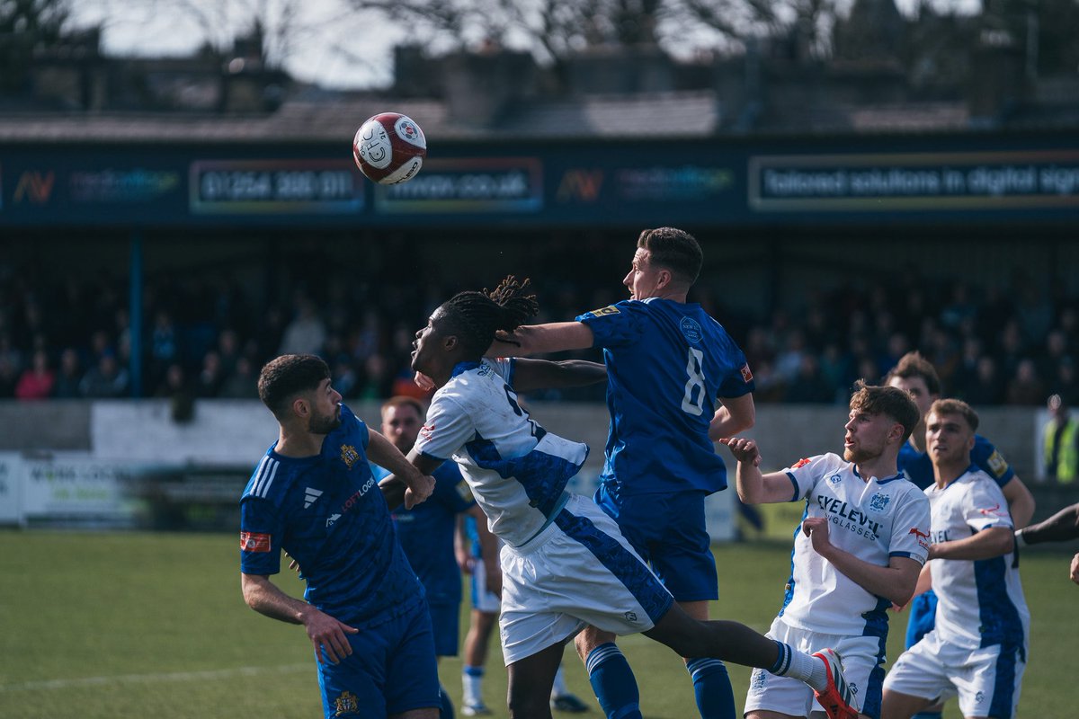 Laura Jane tweet media