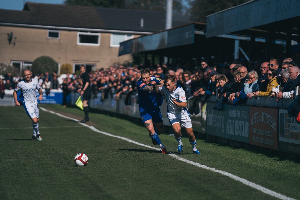 Laura Jane tweet media