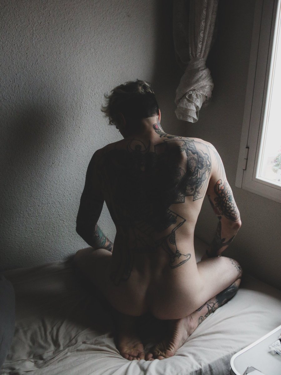 cazadorcalavera's tweet photo. 😈😈😈 https://t.co/QVGtsVyQ5X