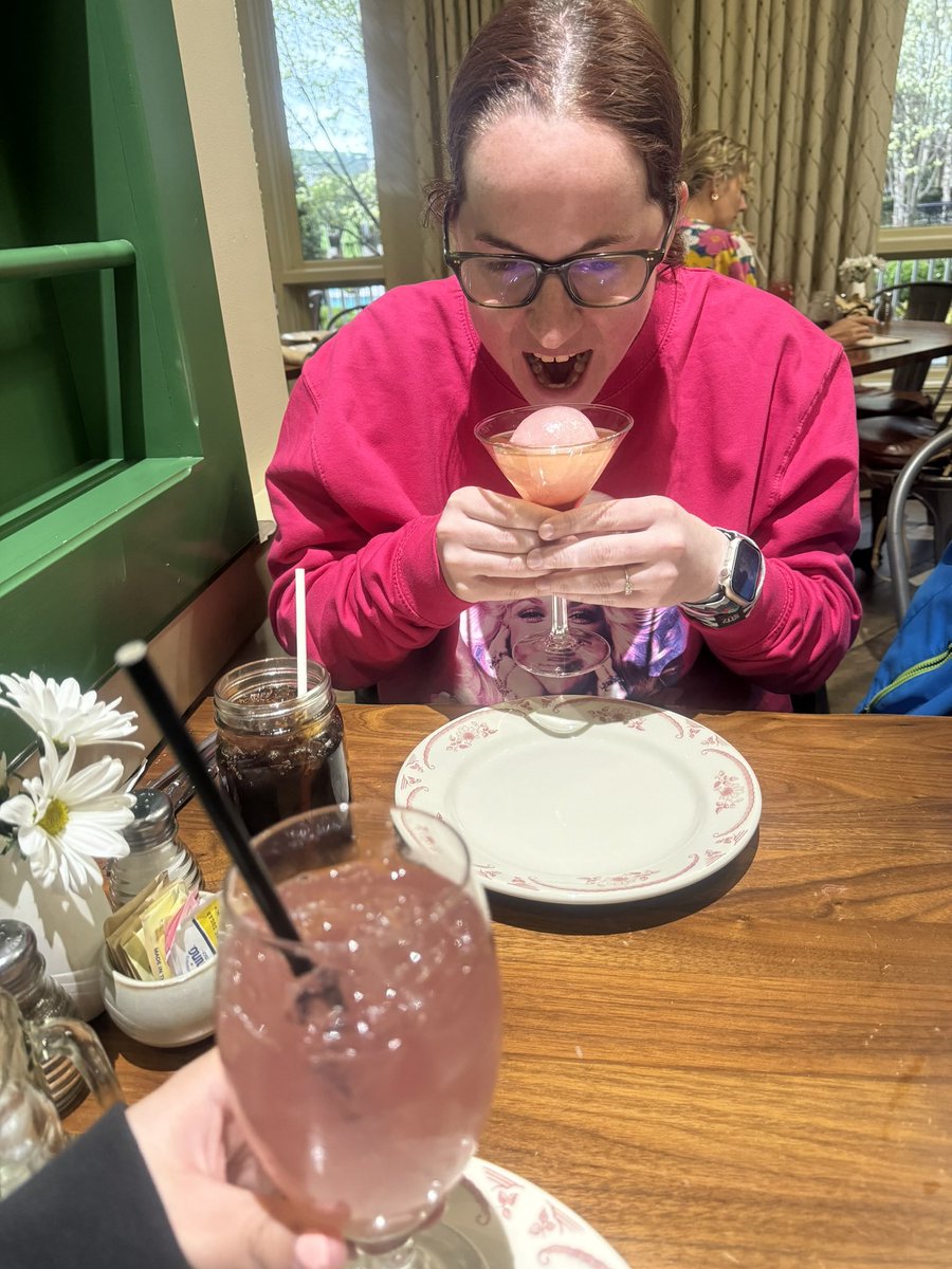 S 🤠💃🏻🌹 tweet media