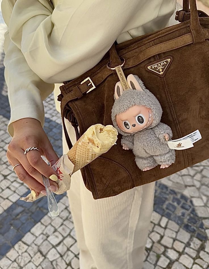 𝑭𝒍𝒐𝒓𝒂 tweet media