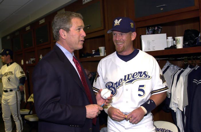 2001 Live tweet media