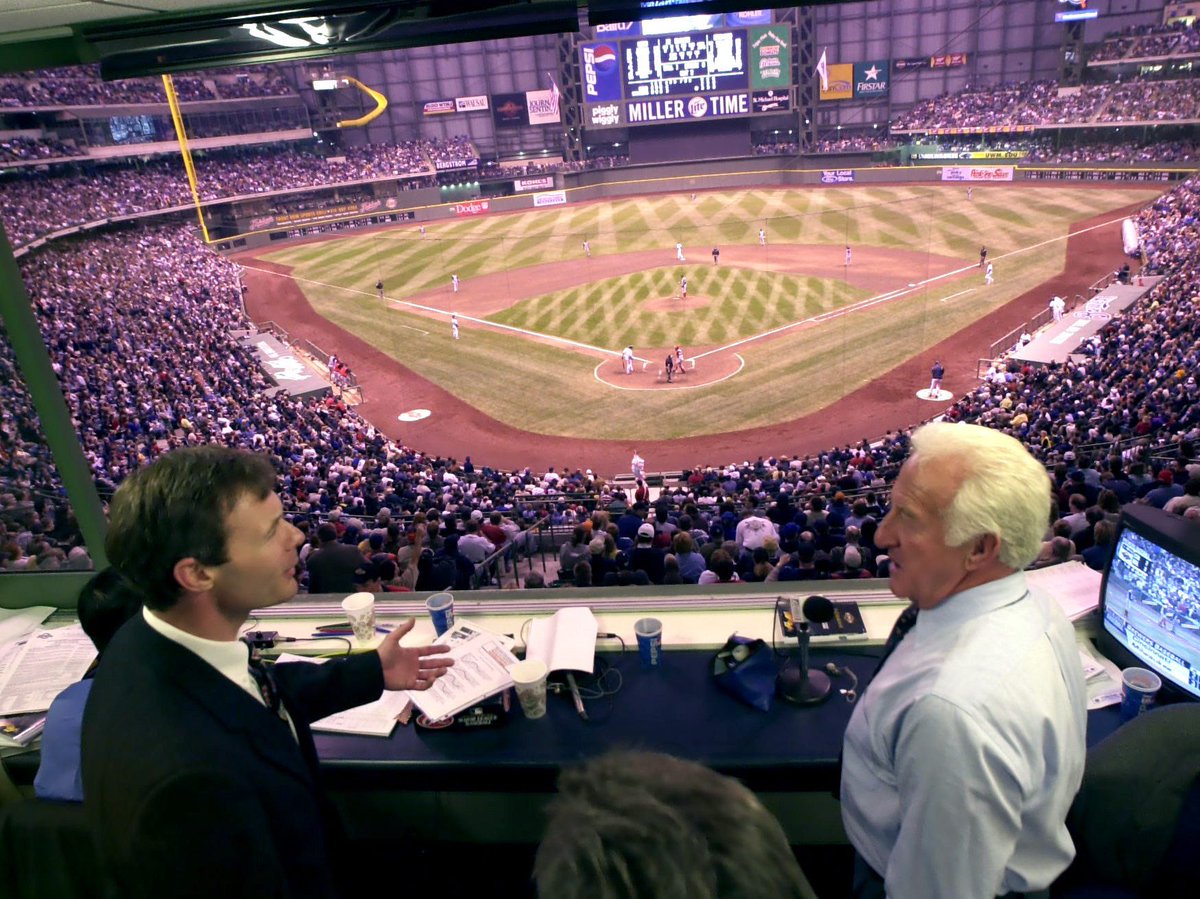 2001 Live tweet media