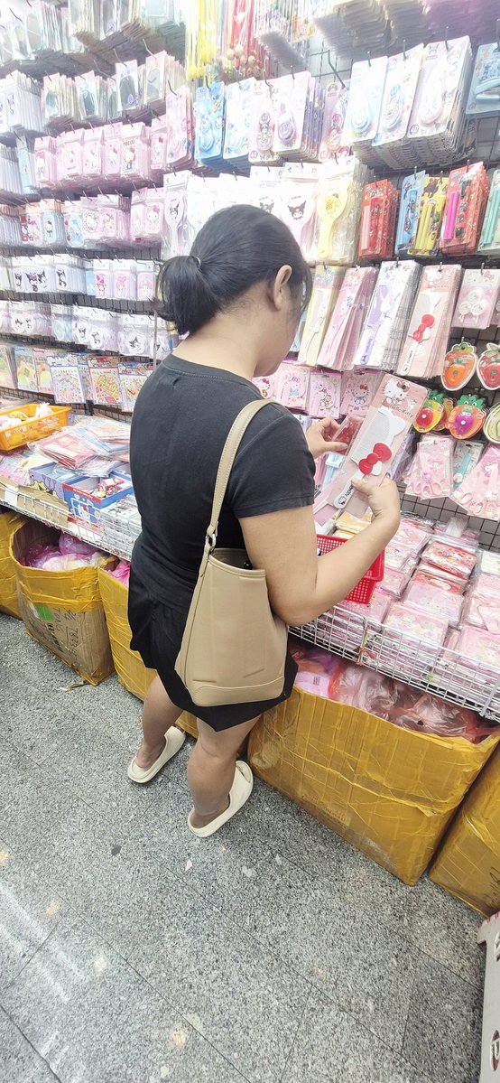 พี่ลิปโป้โอ้โหใหญ่จัง กะ น้องอลิสฟิตจุงเบย tweet media