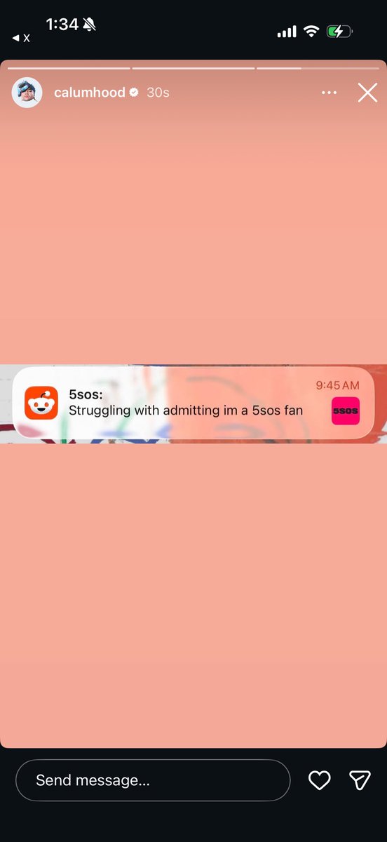 Calum on his latest IG story 😭😭 <a href="/Calum5SOS/">Calum Hood</a>