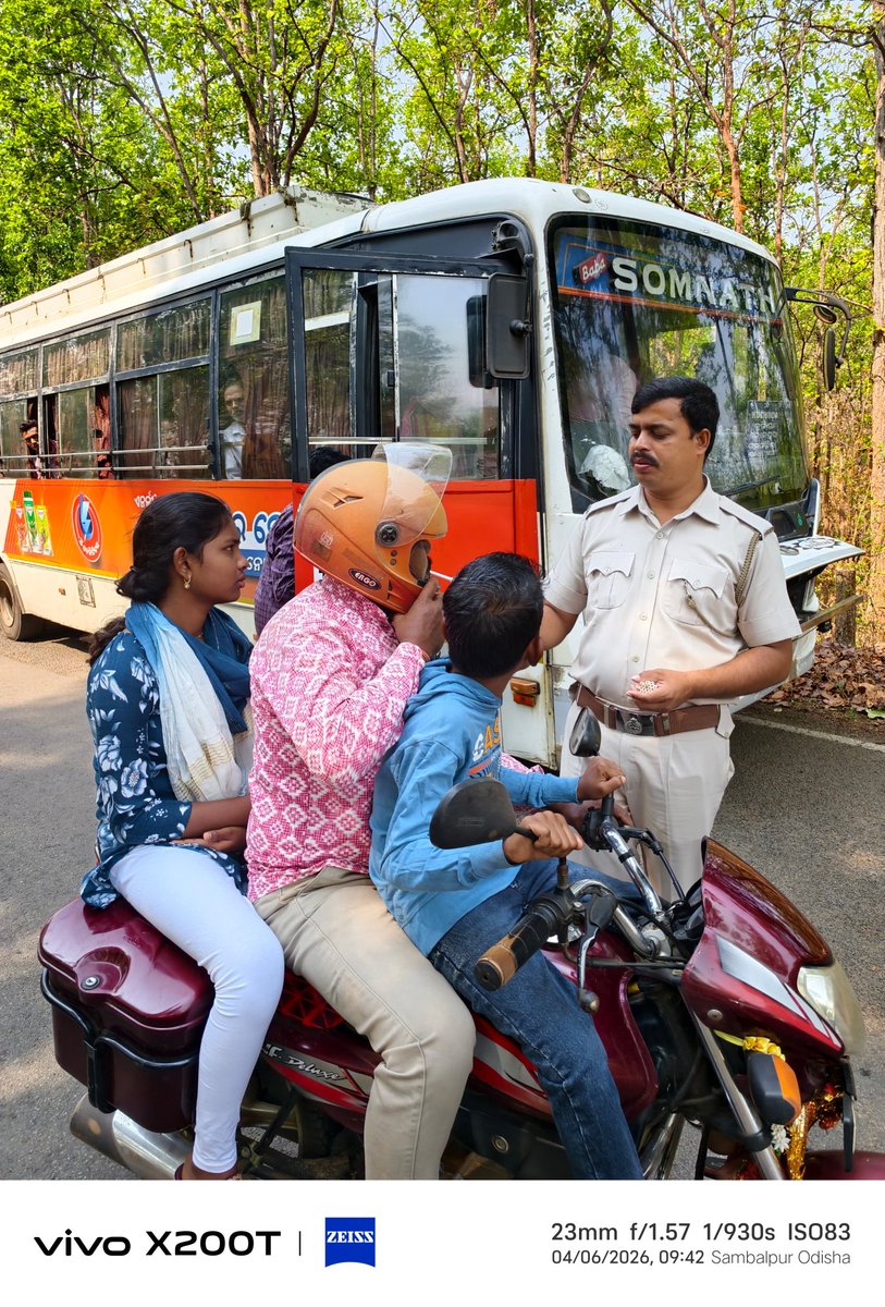 RTO_SAMBALPUR's tweet photo. Strict enforcement drives are being carried out at multiple locations across Sambalpur district, with a focused crackdown on drunken driving. Continuous road safety awareness activities are complementing this to promote responsible driving behaviour. @STAOdisha @SpSambalpur https://t.co/oWEuTJAHao