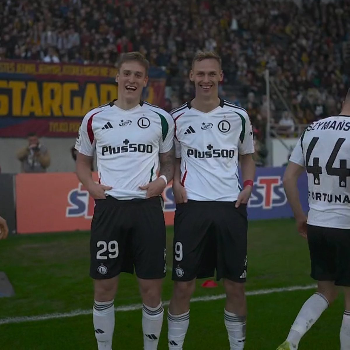 Oskar Mochnik tweet media