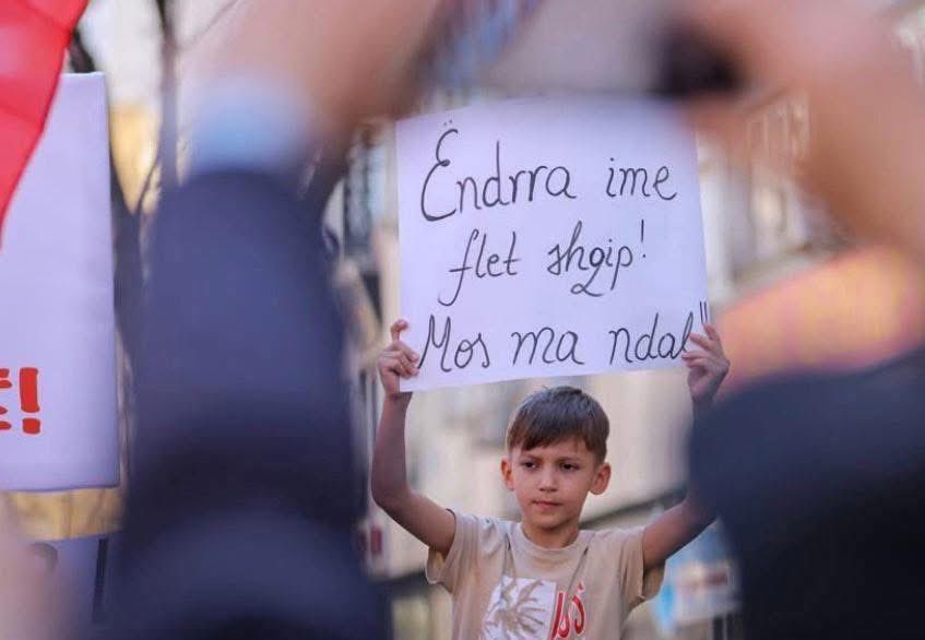 REVOLUCION tweet media