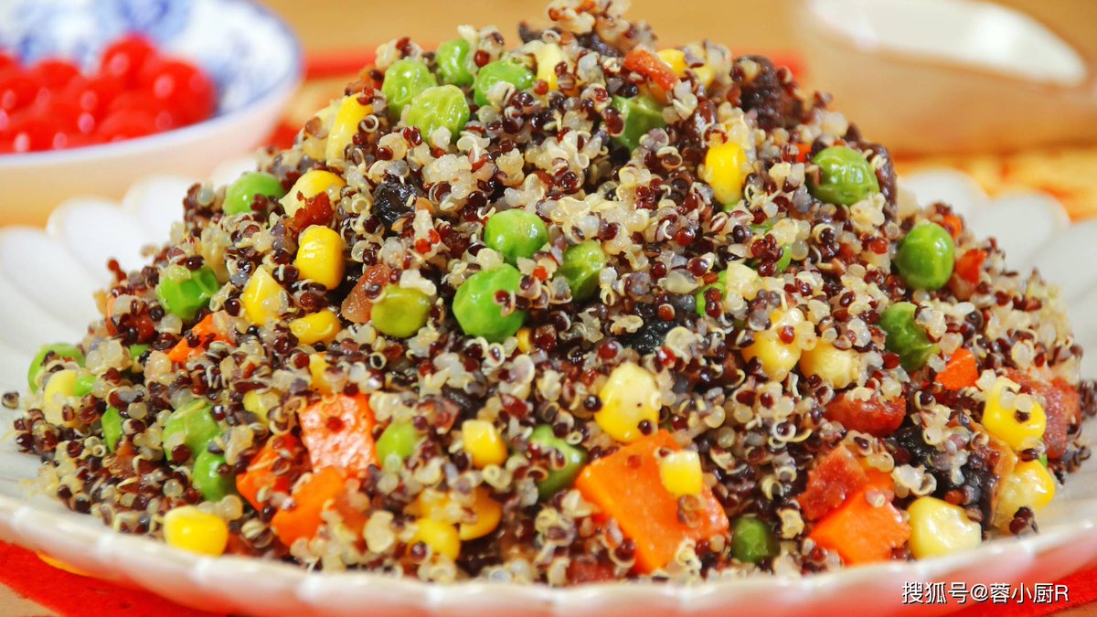 06d1244's tweet photo. "Swap 1 heavy meal for this protein-packed bowl! Grilled chicken, quinoa, roasted veggies + a lemon-tahini drizzle . Light, flavorful, keeps you full—perfect for steady fat loss! #HealthyEats #FatLossMeals" https://t.co/Yjsn60afVH