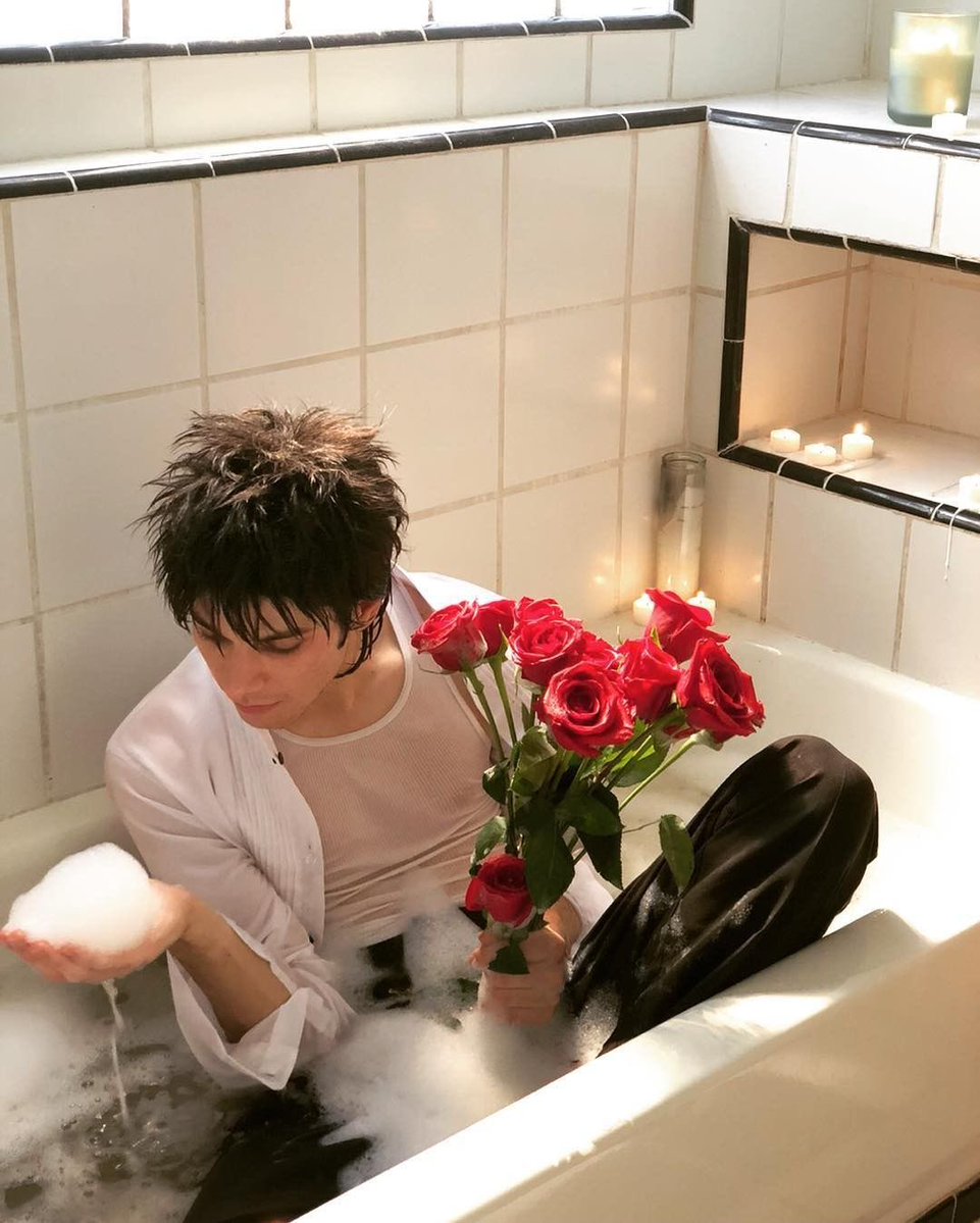 wallowcrave tweet media