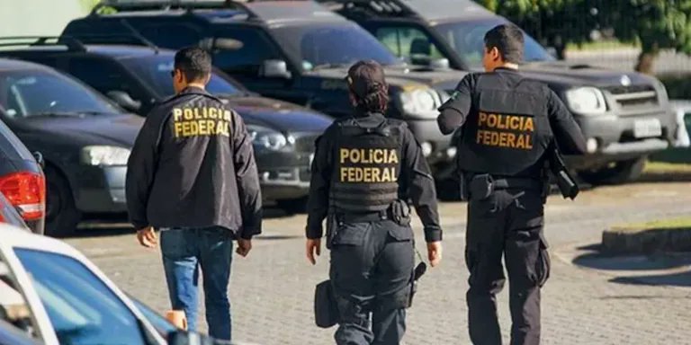 🚨 URGENTE: Tragedia en la Policía Federal: un agente se quitó la vida en medio de una crisis económica

Un efectivo de la Policía Federal fue hallado sin vida en las últimas horas, en un hecho que conmociona a la fuerza y vuelve a poner el foco en la situación salarial del