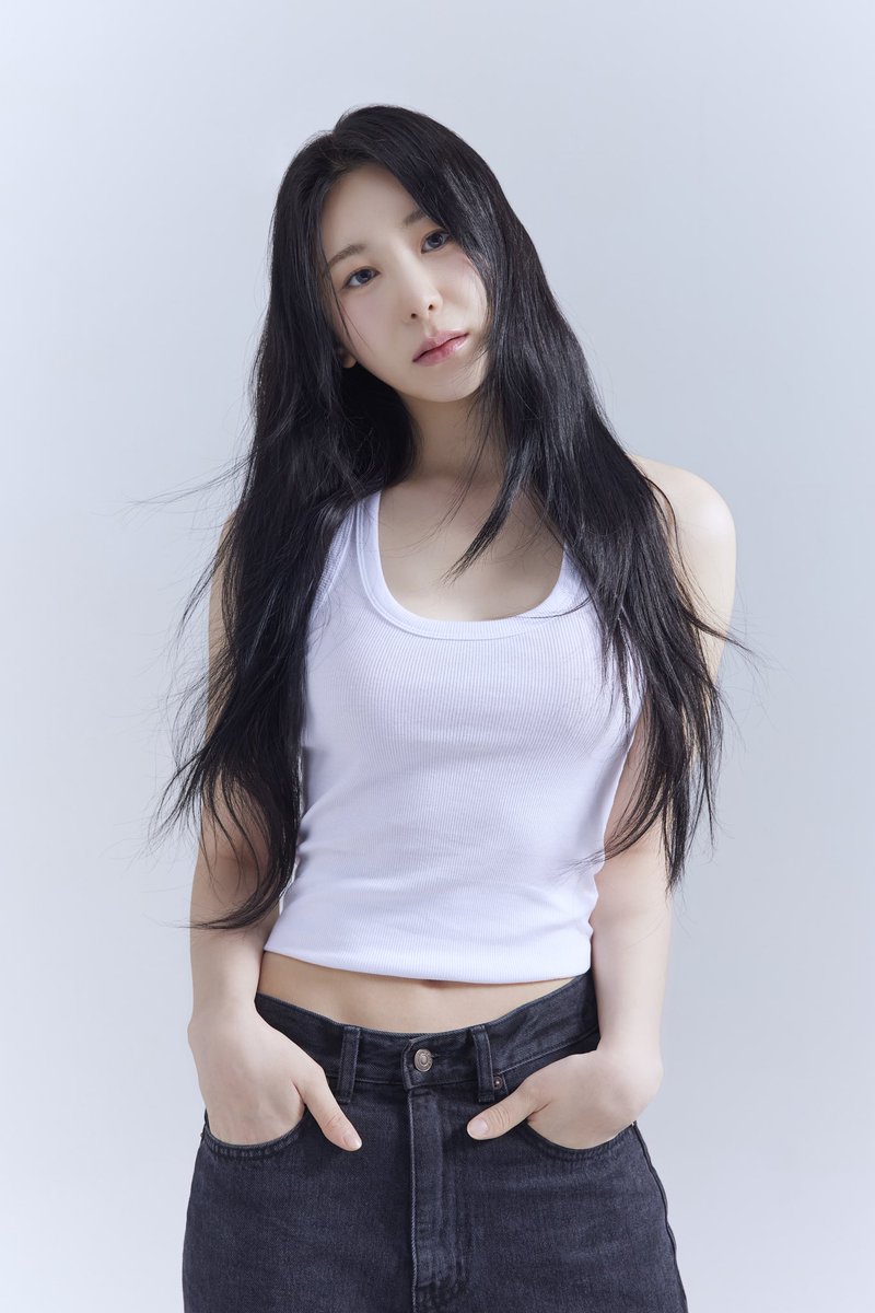 forleechaeyeon_'s tweet photo. All eyes turn to Lee Chaeyeon as she prepares for a highly anticipated comeback this late April.
#LEECHAEYEON #이채연 #Soloist #AprilComeback #Dancingqueen https://t.co/1QZ2mXJ2Dl