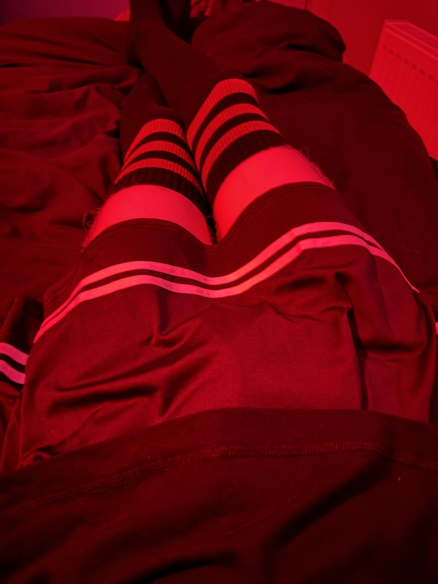 DomFemboyKay's tweet photo. This just in. Sleepy femboy does a sleep. Now time for the weather.
#femboy #femboythighs #domfemboy #dom https://t.co/6qwS8B8JPD