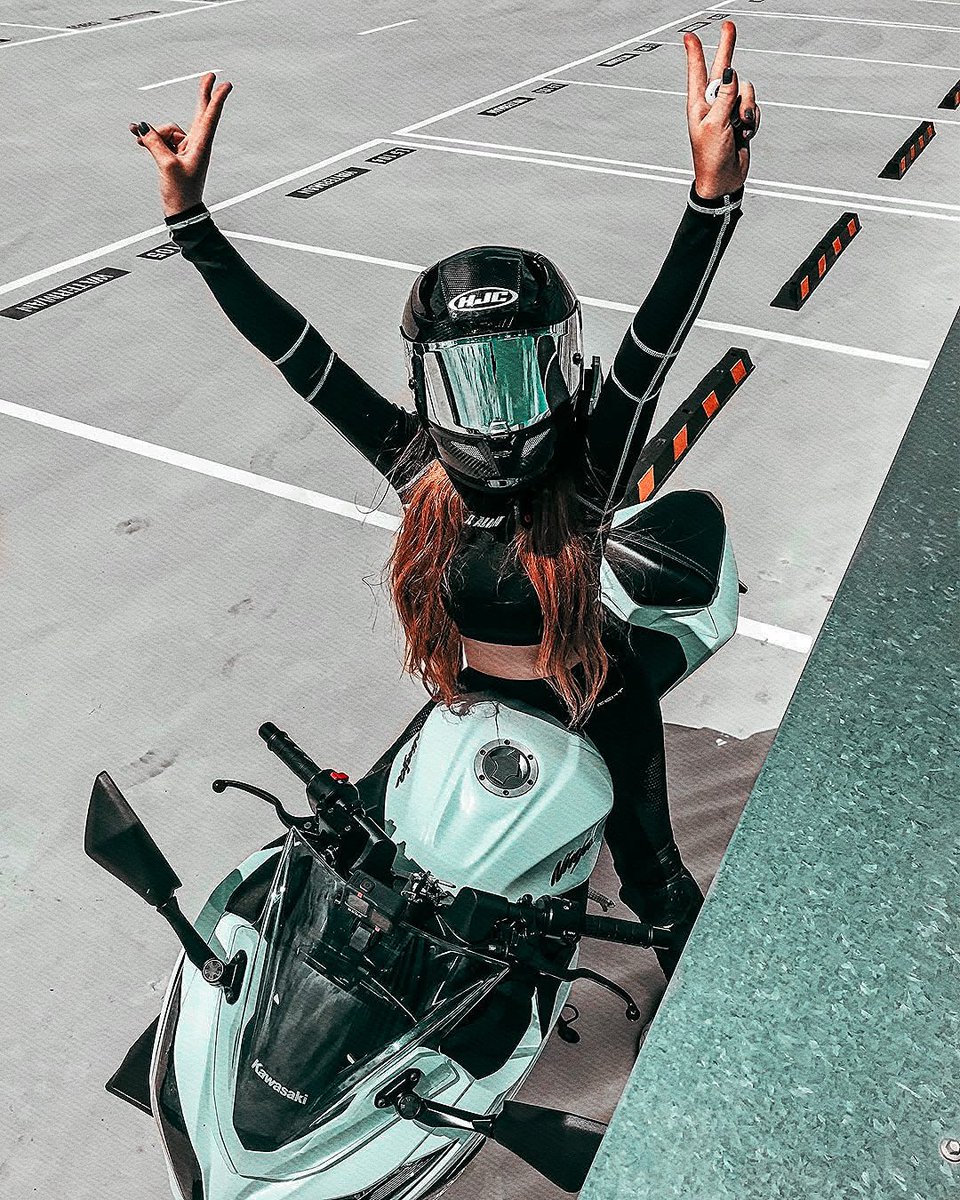 ᅟ ᅟ ᅟ ᅟ ᅟ 𝒮𝑘𝑦𝑒. ———pausa tweet media