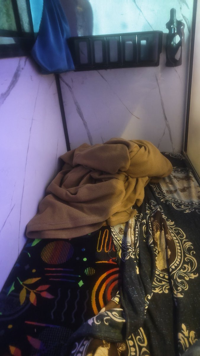 dipeshk898's tweet photo. , but they gave me the same one another customer had already used. They told me to complain and I'd get the same. After that, I called the customer toll-free number, but they too sided with the bus driver. This could harm my health and hygiene. @redBus_in @GetBookCAB #unhygiene https://t.co/BdxIhXG4XU
