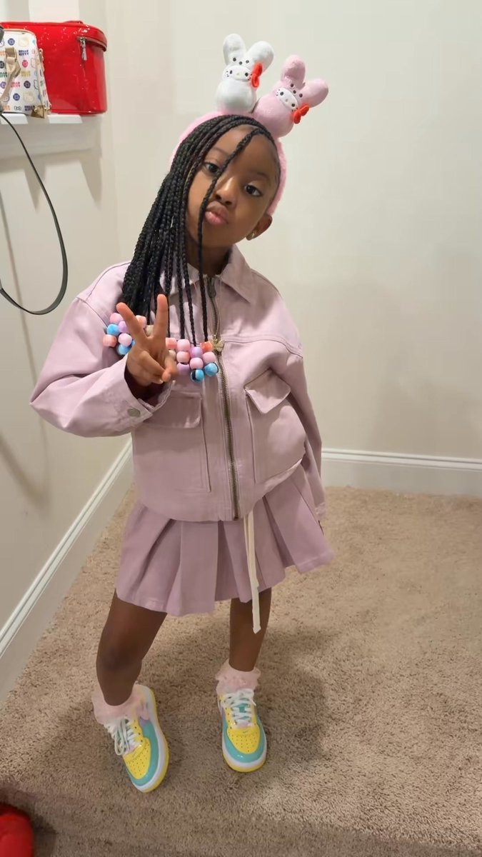 Beauty&class tweet media