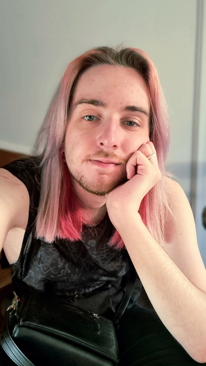 Is the hair color a slay or a nay ? :3