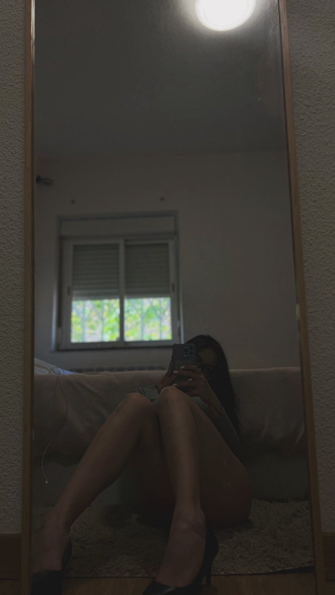 PaulaLopez2500's tweet photo. Would you follow me...risking it all? 🫦😈|OF: https://t.co/fen3O0jpzJ | #model #viral #fyp #onlyfans #like #latina https://t.co/HqhcBetIVf