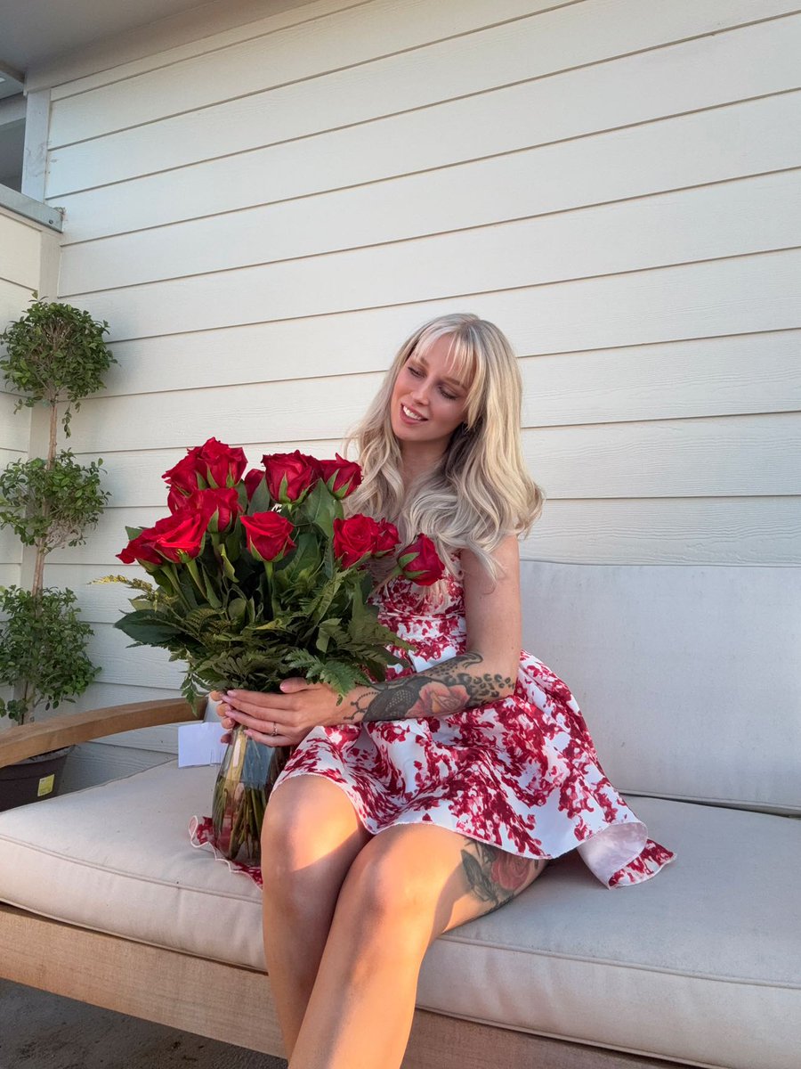 Social_Flowers's tweet image. Love your blooms? 
Show them off, Share pics for credits! 
#Share #Tag #Bloom #Rewards #FlowerLovers #BloomingBeauty #BloomLove #FloralPhotography