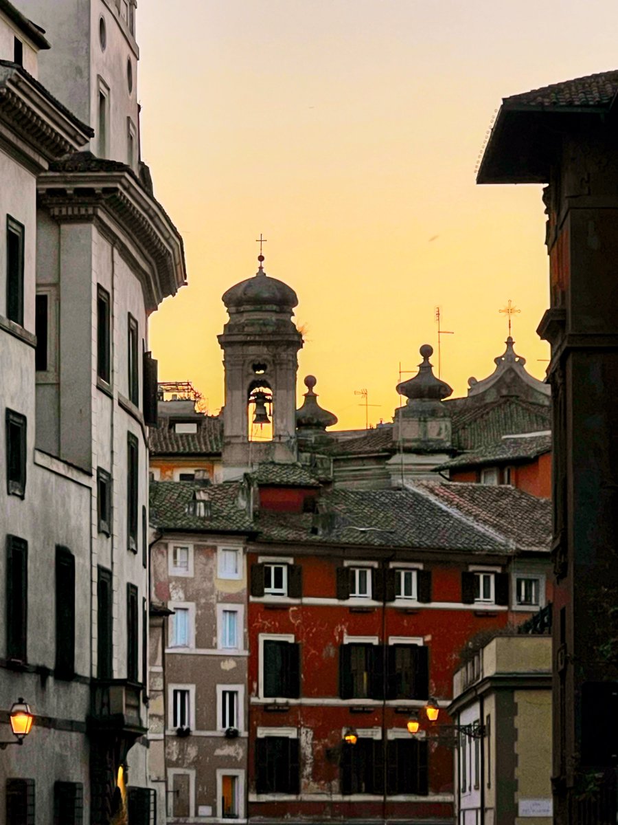 MinervaArmata's tweet image. #Roma Piazza S. Salvatore in Lauro
#buonaserata #goodnight