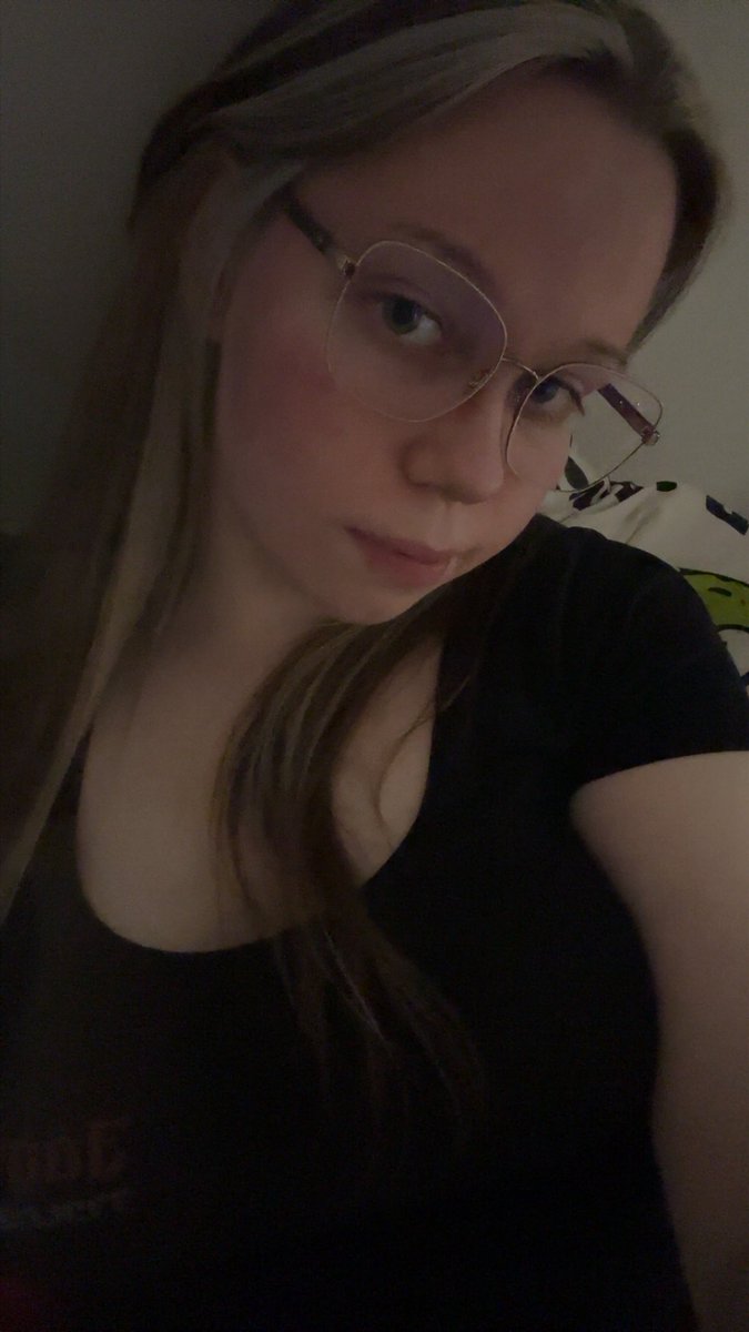 inniehoneyy's tweet photo. No makeup https://t.co/XNCAlc6KOY
