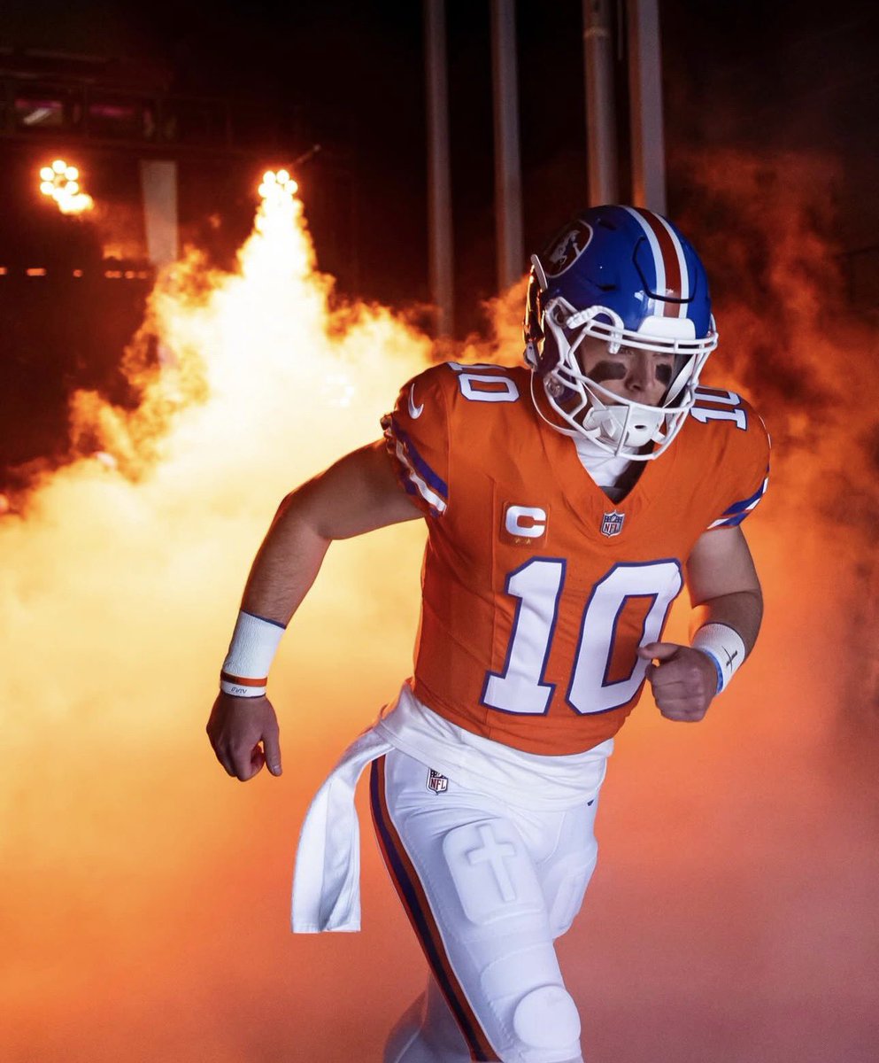 Sidelines Broncos tweet media