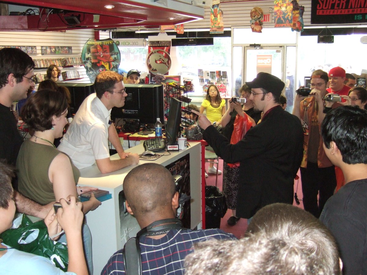 CloutfiendVT's tweet photo. @cinemassacre Happy anniversary to the legendary nerd. https://t.co/qUFQJJd5mx