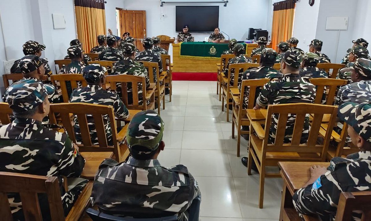 SSB_INDIA's tweet image. Smt. Rekha Lohani, #ADGSSB, reviewed election preparedness in #Kerala during her visit to #Palakkad district.

She interacted with #SSB #Jawans and boosted their morale and urged them to discharge their duties with dedication &amp;amp; ensure free, fair and peaceful elections.

She also