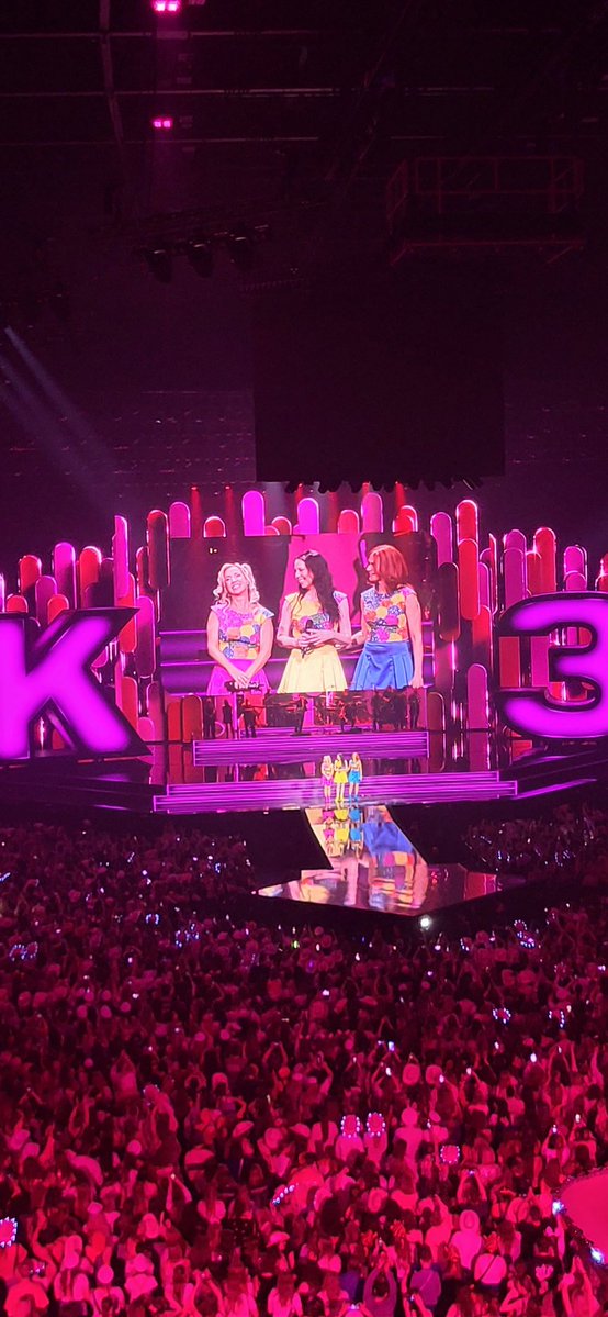 Floor Janssen tweet media