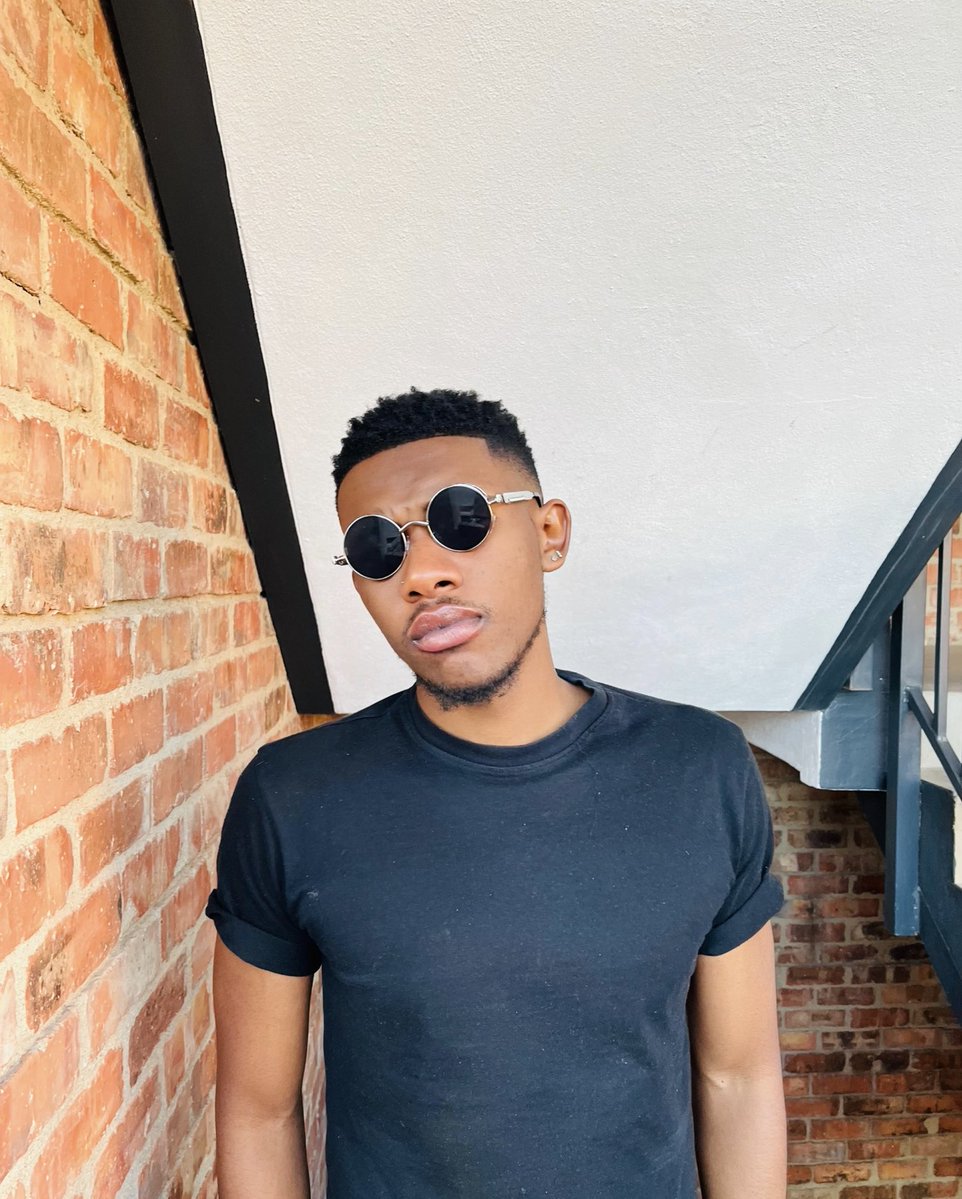 KuhleTargaryen tweet media