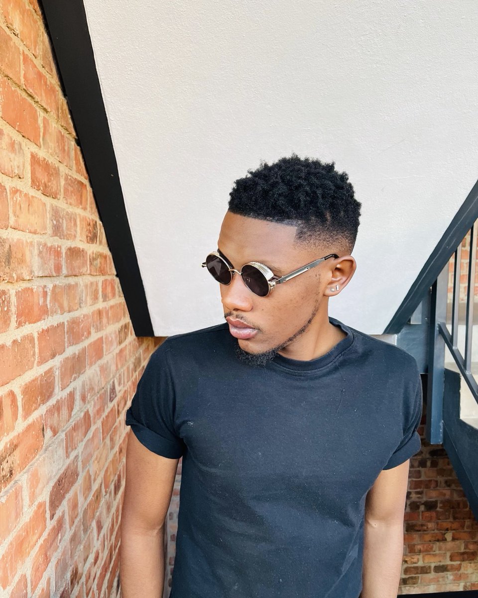 KuhleTargaryen tweet media