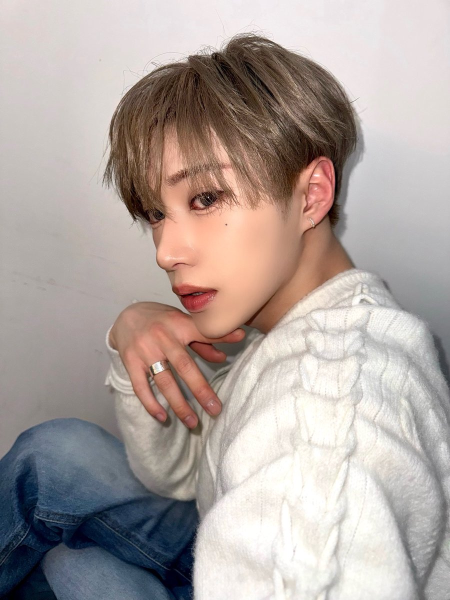 arno pics tweet media