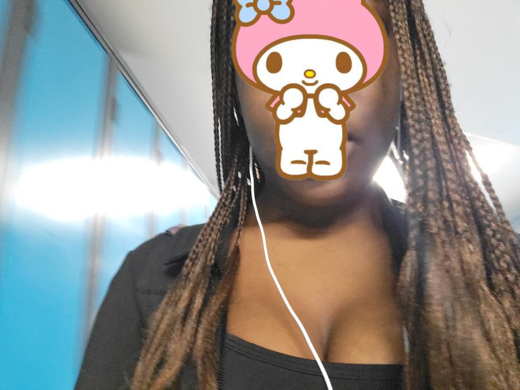 mari 🦢 tweet media