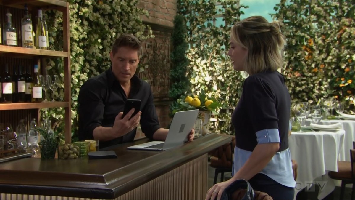 SoapsSpoilers's tweet image. Hope, who pushed her dad toward Taylor, knowing Sheila's psycho, is now worried about her dad. Mmkay. #BoldandBeautiful