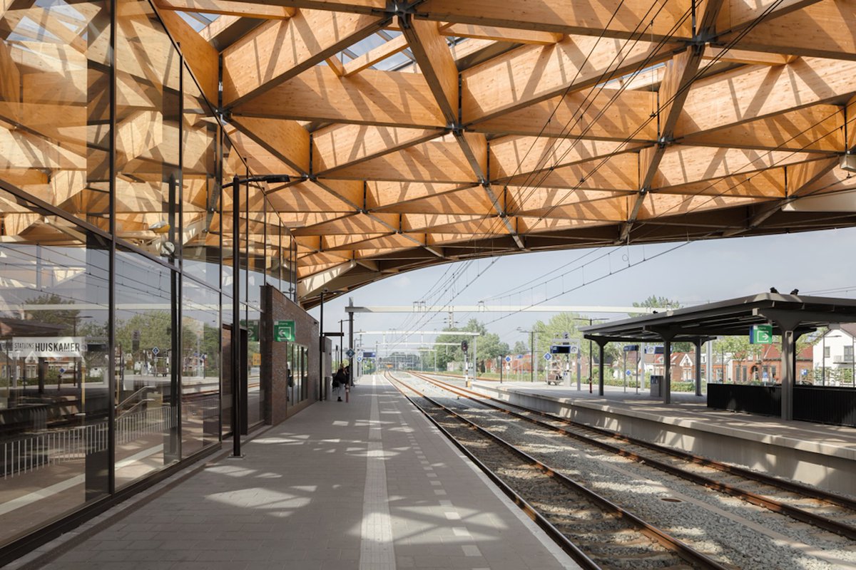 UnthinkableBld's tweet photo. Assen Station by Powerhouse Company is redefined by a striking triangular timber roof that appears to float above the station, unifying its volumes.
@Architizer 
#AssenStation #PowerhouseCompany #Architecture #TimberDesign https://t.co/6yZLUxkDin