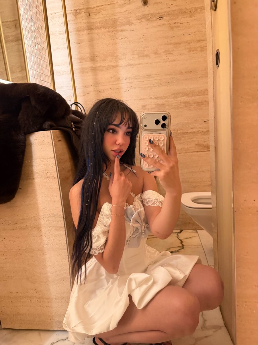 ☆ layla ☆ tweet media