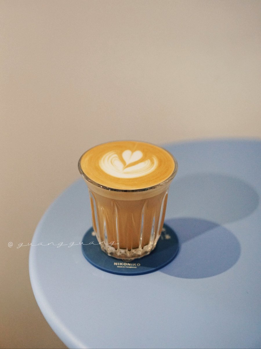 ZkYung's tweet photo. "Tried the new 'Sensory Coffee Tasting'—cold brew with floral infusions, paired with a mini matcha scone. The aroma Like walking through a blooming garden at dawn. 10/10, will linger here again  #NewExperienceAlert #LocalGem" https://t.co/XYhgZy3d0l