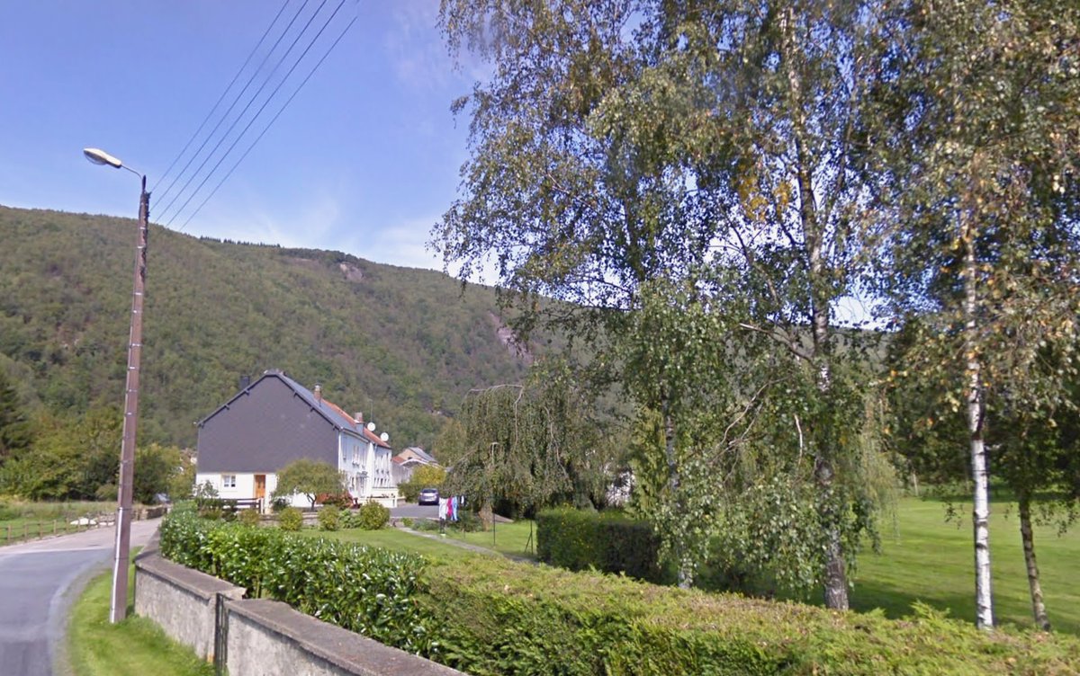 France3CA's tweet image. Un parapentiste néerlandais heurte une ligne électrique, s'électrise et tombe : il finit aux urgences avec un poignet cassé #Ardennes (@sdis08) 
&amp;gt; france3-regions.franceinfo.fr/grand-est/arde…