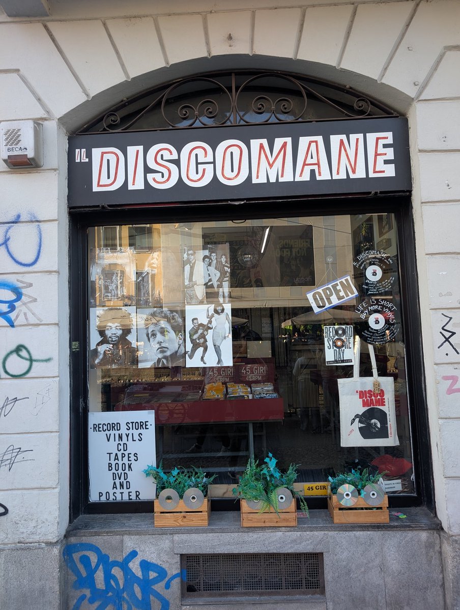 Dirlo d'école en rep parfois rêveur tweet media