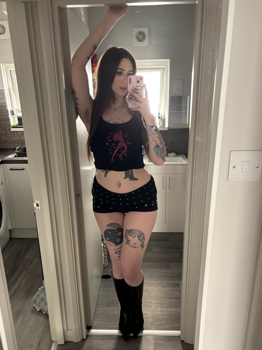 Goddess Lottie tweet media