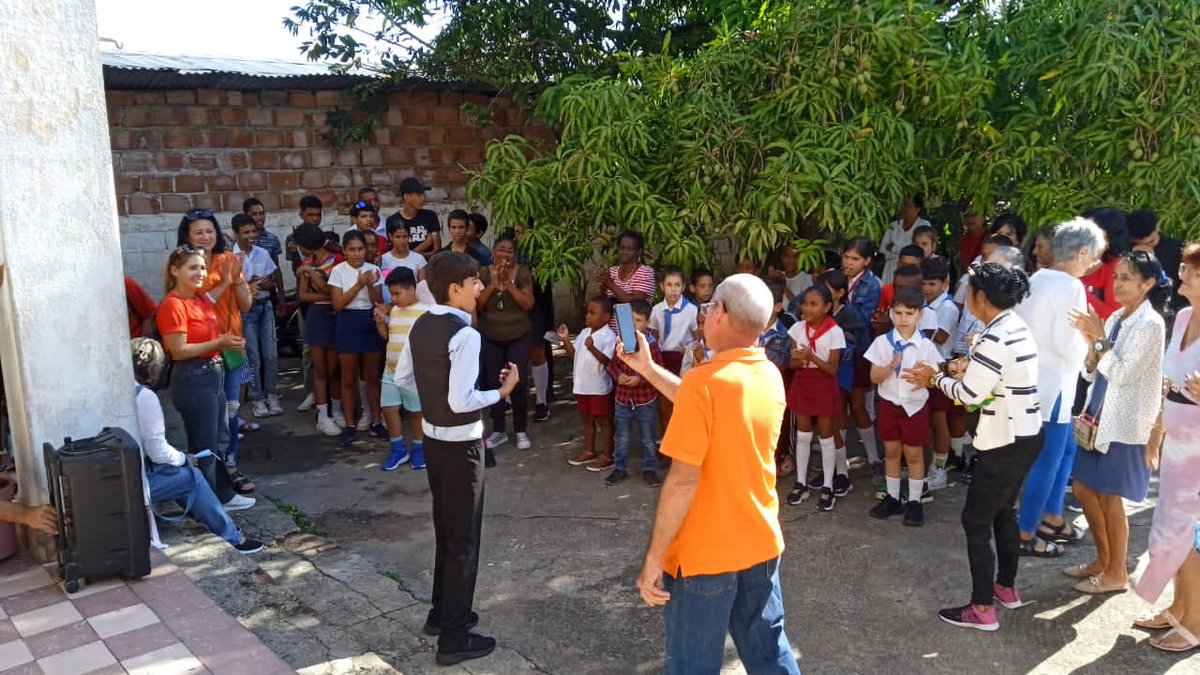 La Sucursal #SEISA Cienfuegos visitó en la mañana de hoy la Escuela Especial Pedro Romero de esta ciudad, institución donde estudian niños con necesidades educativas especiales.
#SEISA #GELECT #DibujandoSonrisas #OPJM #UJC #Cuba