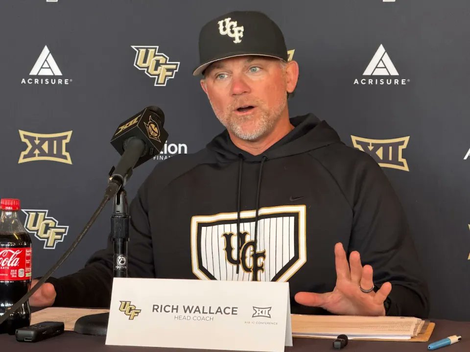 osmattmurschel's tweet image. #UCF baseball remains atop the Big 12 standings as Knights climb in the national polls.
orlandosentinel.com/2026/04/06/ucf…