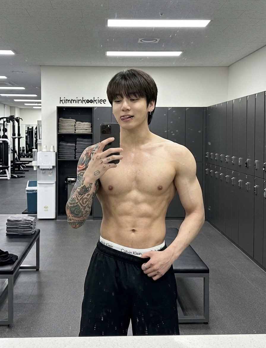 kimminkookiee's tweet photo. good morning 😝 https://t.co/B4Sd7pOXE7