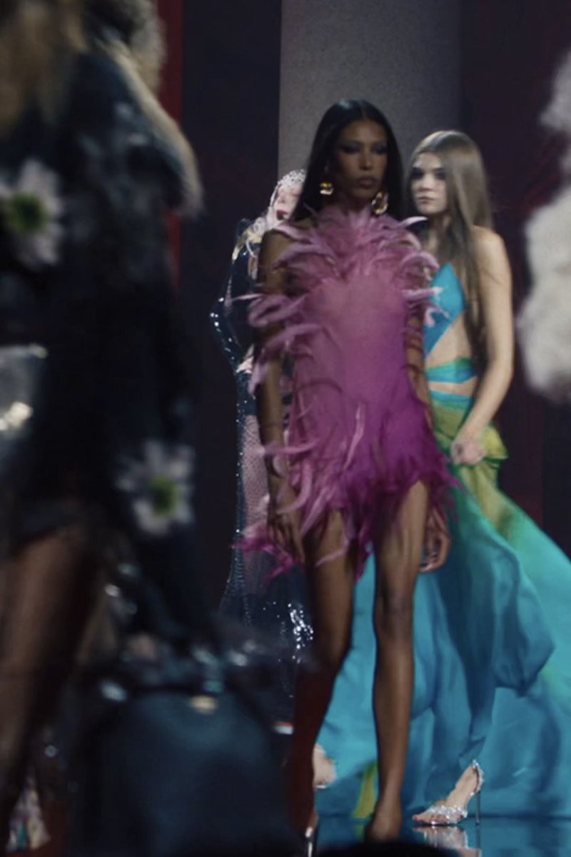 Gaga Daily tweet media