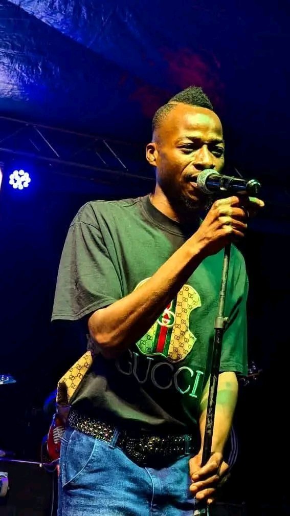  Bhuru  tweet media