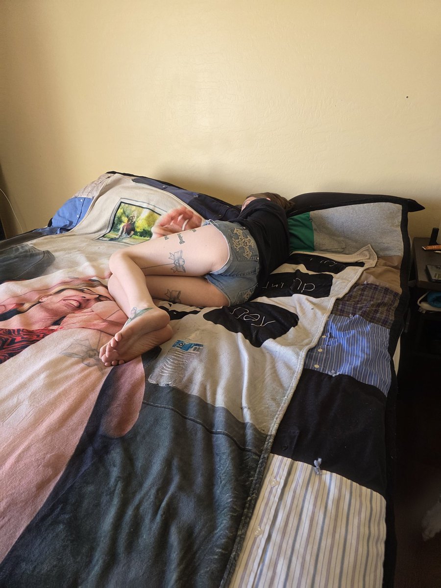 SweetJBoo tweet media