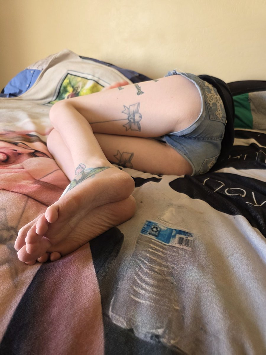 SweetJBoo tweet media