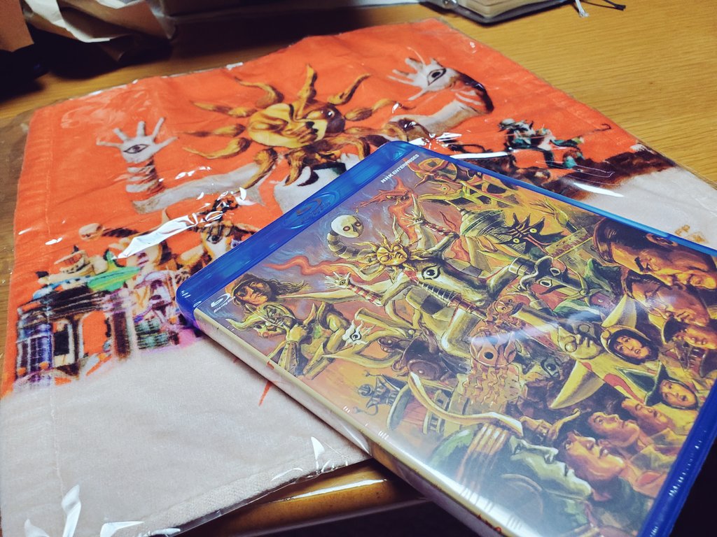 Blu-rayきました。わぁい。
昨日うっかり特大布教チャンスを逃したのではと今思い至り歯軋りしております。次はチャンスをつかみとる。