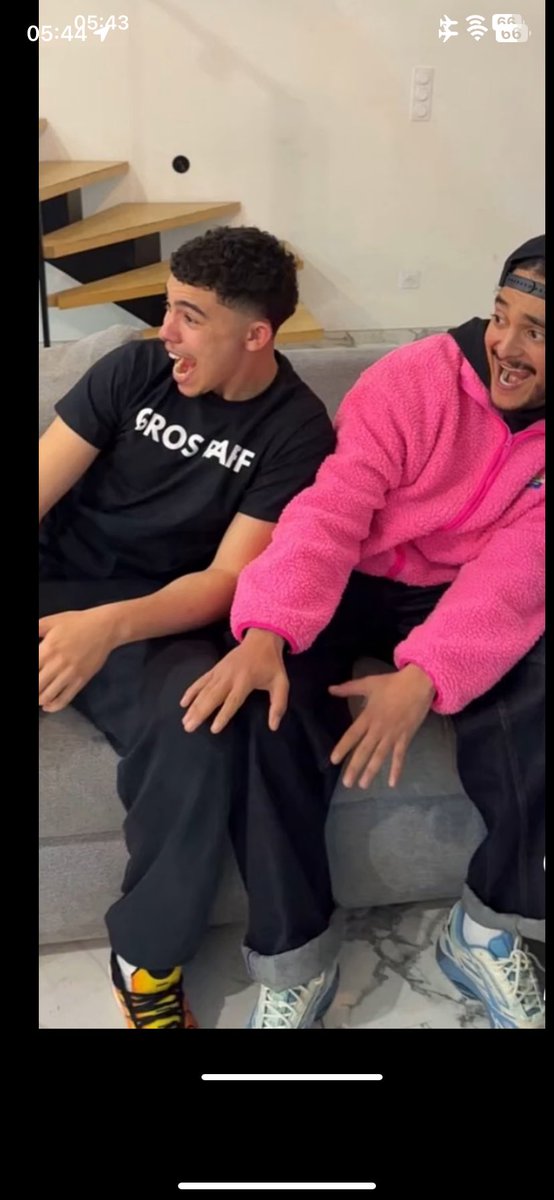 ParadiseGang_'s tweet photo. Nasdas il est trop fort carrément il a tout mi sur le dos à Bilel https://t.co/awGW8EIqoU