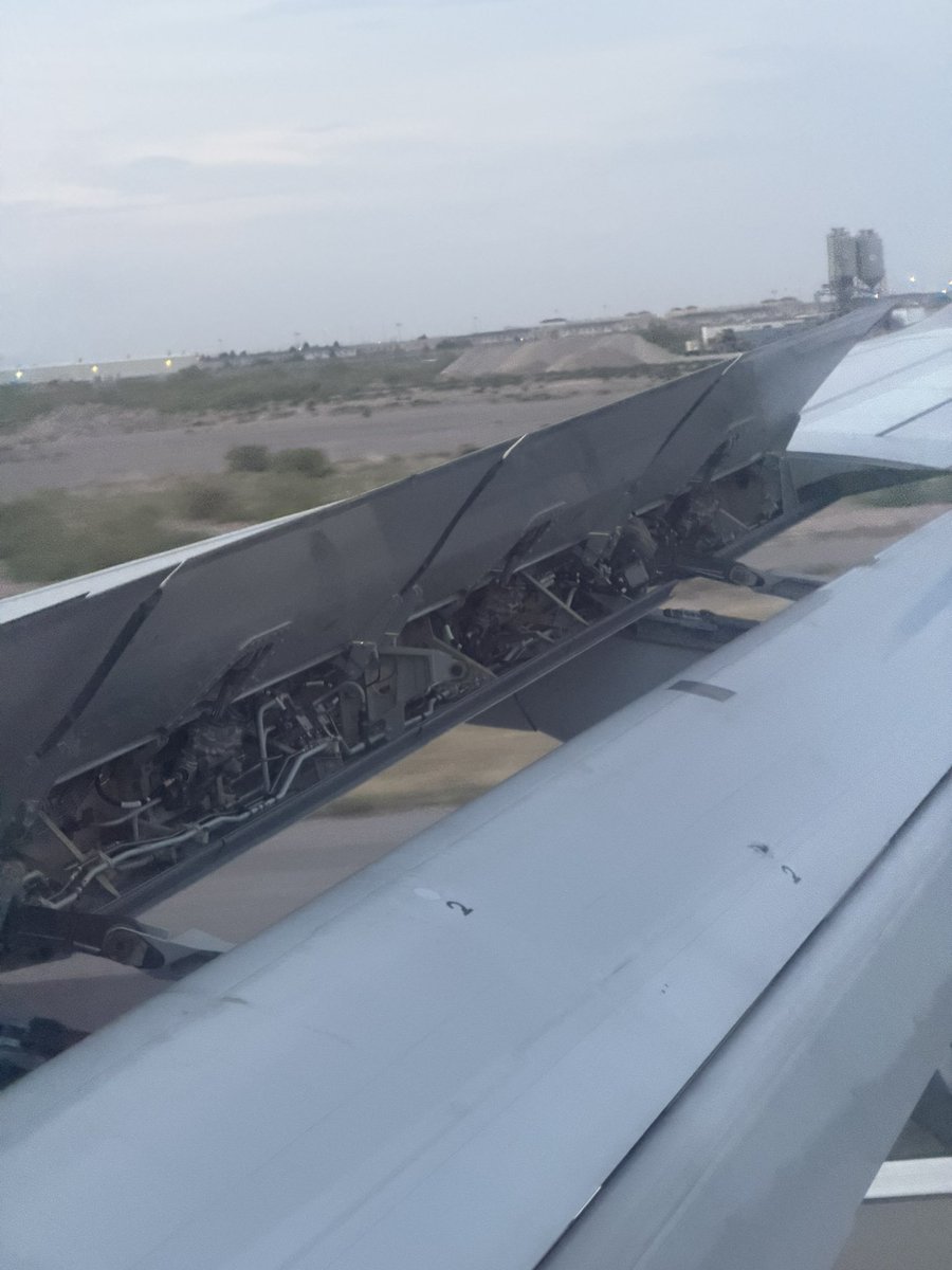 LightsGravity's tweet photo. @AwfulAnti @NoLimitGains 7,000 gallons of fuel in there huh? lol https://t.co/nHiiXJy3xB